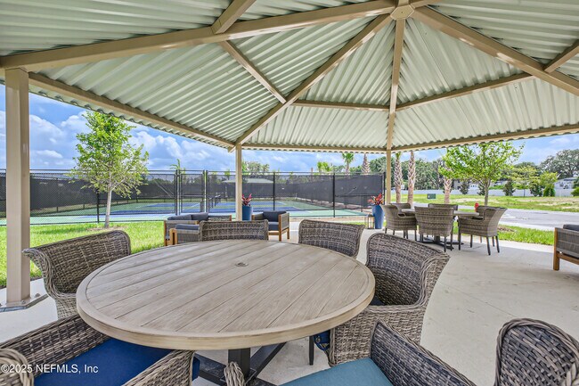 Building Photo - 89 Zaragoza Dr