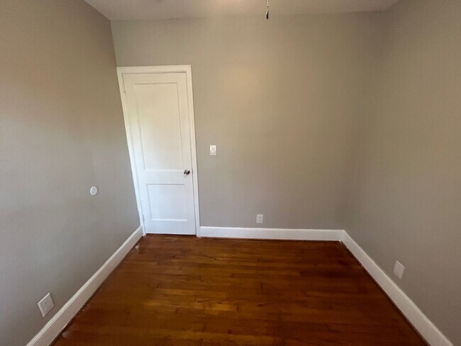 Building Photo - 623 S Beltline Blvd