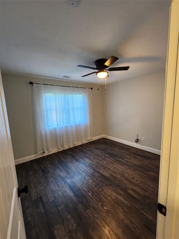 Building Photo - 2123 Quail Valley E Dr