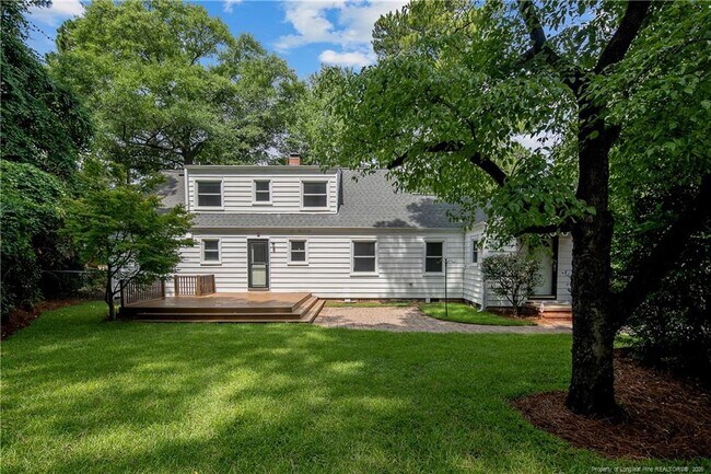 Building Photo - 415 Vista Dr