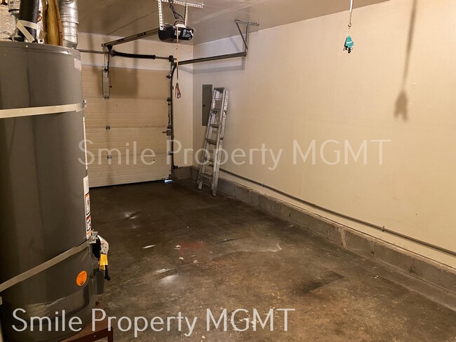 Building Photo - 2523 SE 105th Ave