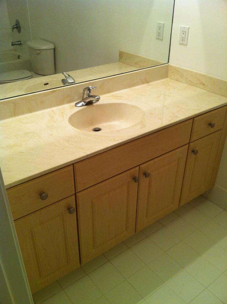 Building Photo - 1145 Golden Lakes Blvd