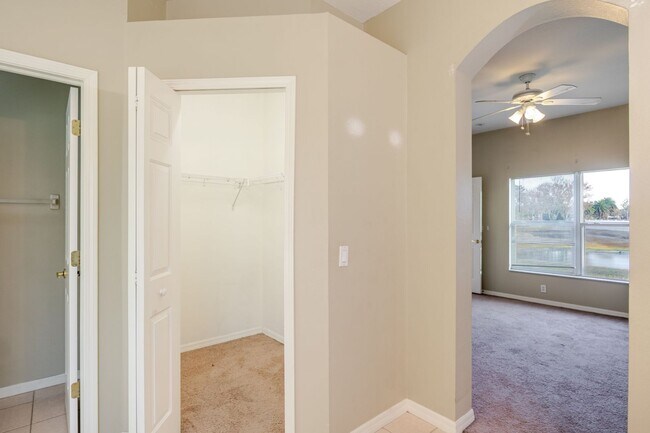 Building Photo - Highly Desirable Land O’ Lakes Rental With Easy Tampa Access