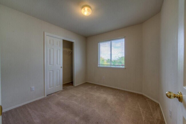 Building Photo - 1610 Vera Way