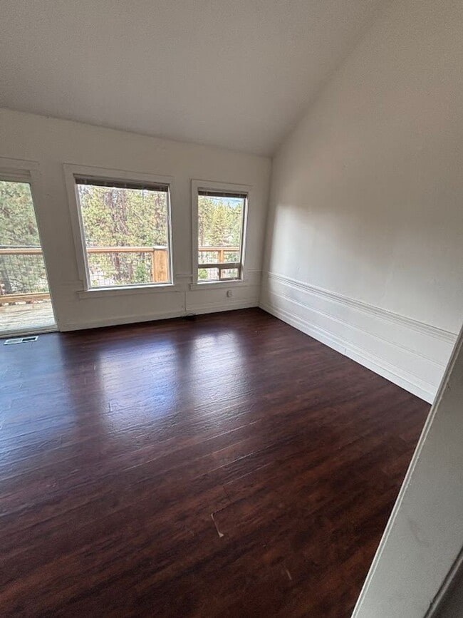 Building Photo - 405 - BEAVER DUPLEX