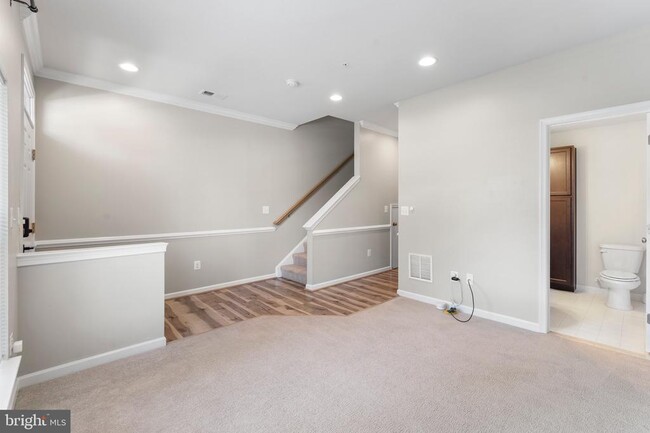 Building Photo - 336 White Oak Way