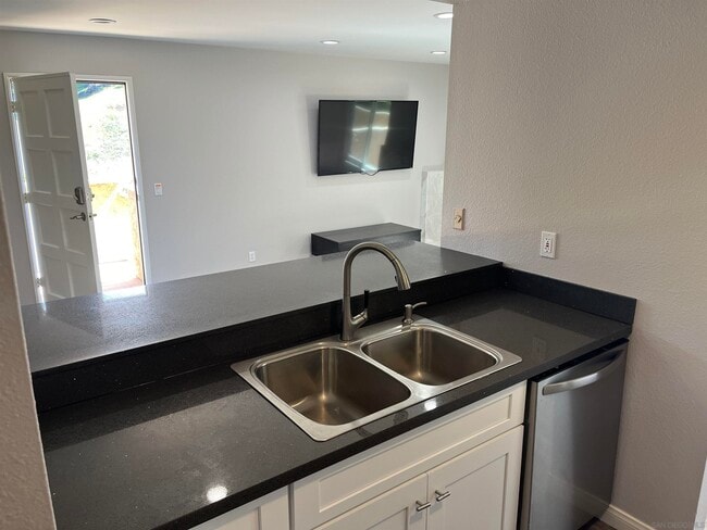 Building Photo - 8292 Gilman Dr