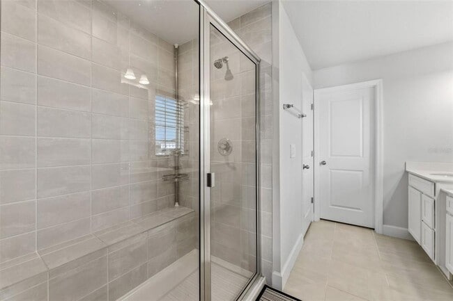 Building Photo - 14031 Crimson Ave