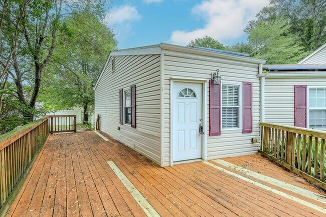 Building Photo - 2225 Pinefield Way