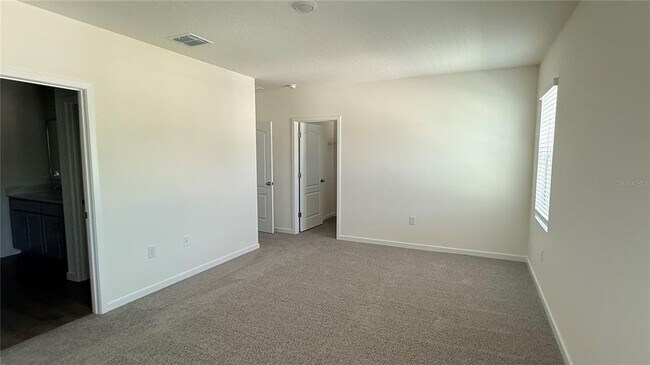 Building Photo - 2046 Walnut Crk Dr