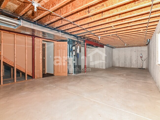 Building Photo - 204 Winding Trl