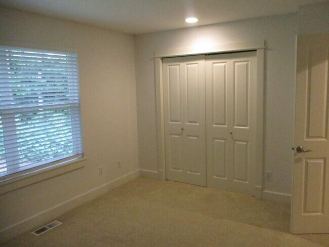 Building Photo - 11611 52nd Ave Ct NW