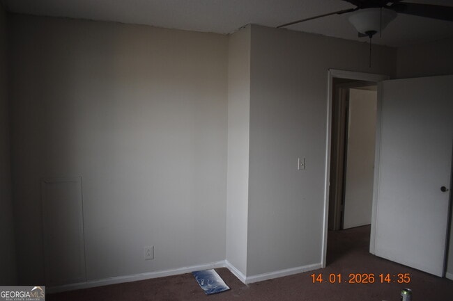 Building Photo - 4934 Log Cabin Dr