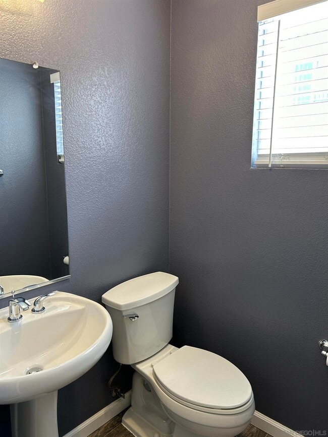 Building Photo - 10284 Wateridge Cir
