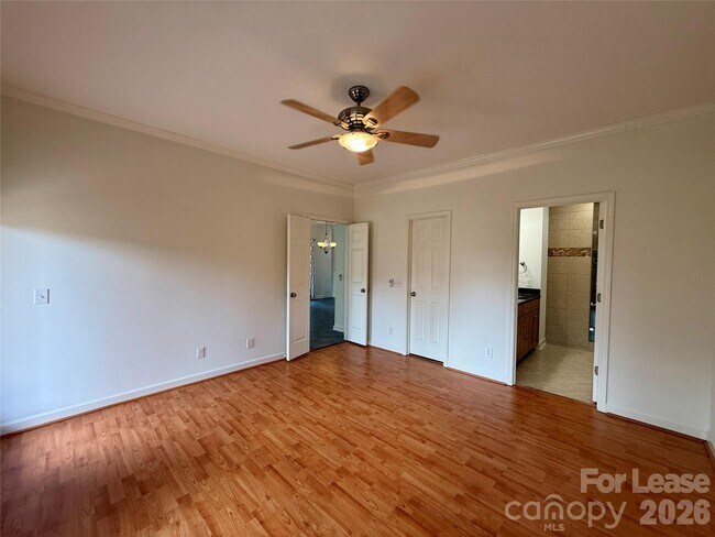 Building Photo - 18009 Kings Point Dr