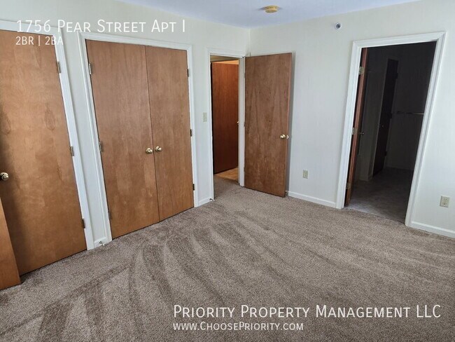 Building Photo - 1756 Pear St