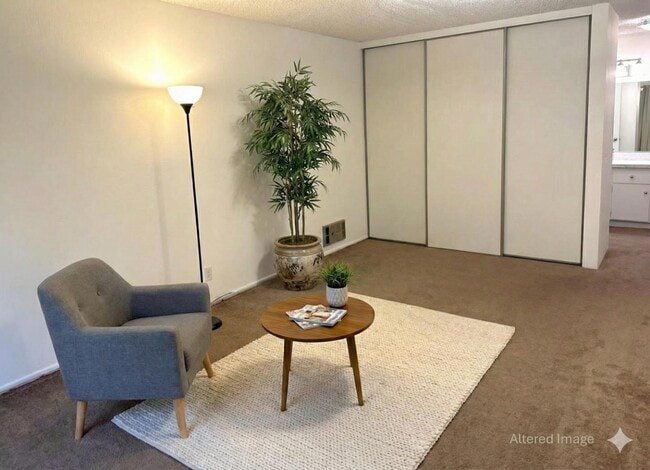 Building Photo - 288 Whitmore St