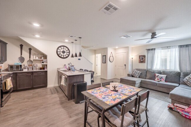 Building Photo - 6816 Citron Mist Ct