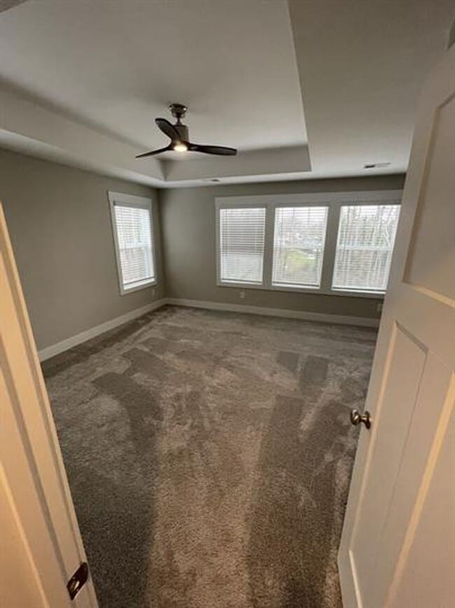 Building Photo - Spacious - Close to Downtown Greenville 3/2.5 Available April 1st