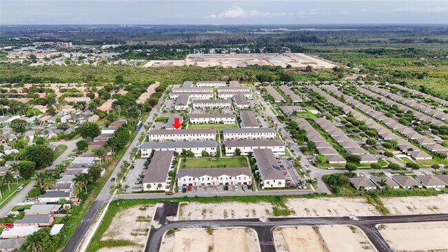 Building Photo - 1170 SW 7th Ct