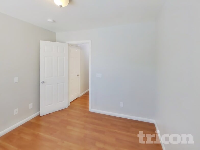 Building Photo - 5291 Shreve Ave