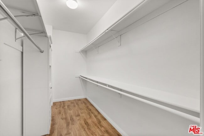 Building Photo - 15804 Crest Ln