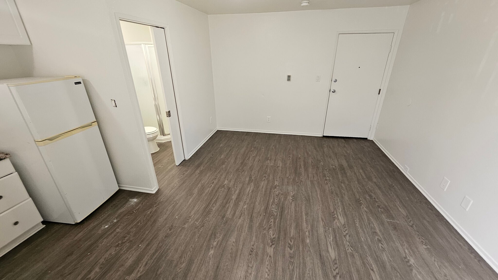 Building Photo - 1750 S Longwood Ave