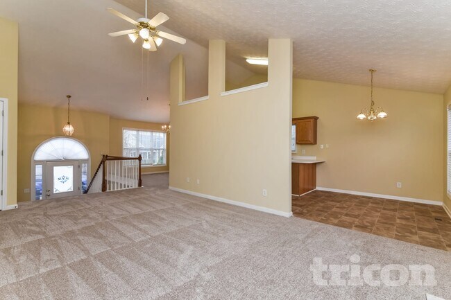 Building Photo - 4019 McDowell Dr