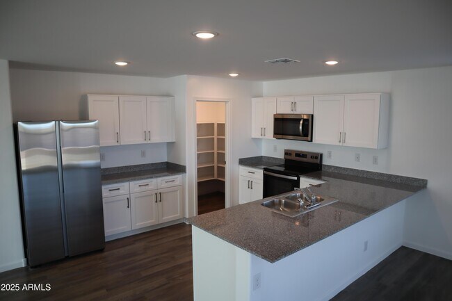 Building Photo - 1267 W Flowstone Trl