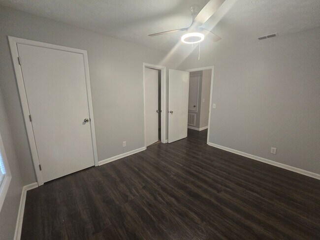 Building Photo - 6764 Willowbrook Dr