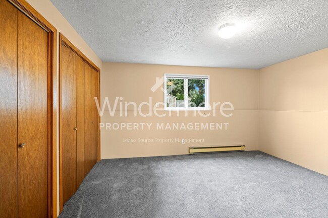 Building Photo - **Available July** 4 Bedroom Home In Spokane Valley