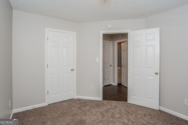 Building Photo - 717 Kaylors Mdw