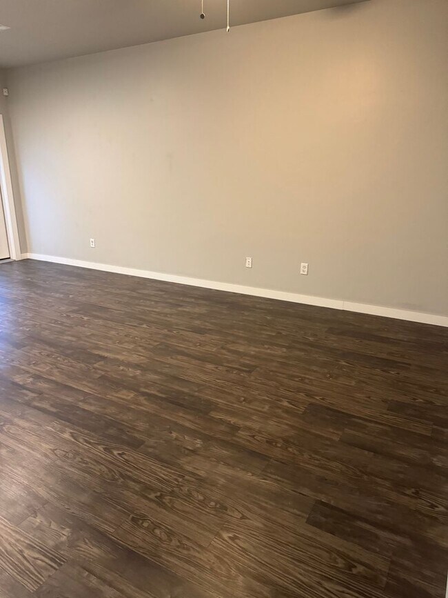Building Photo - 1/2 off first month! 3 bedroom, 2.5 bathroom, 1 car garage