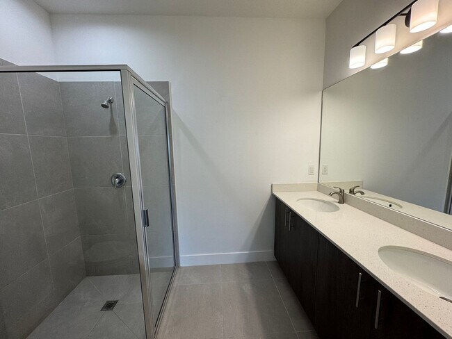 Building Photo - BEAUTIFUL 4 BD/2 BA Home in Palm Bay! Great Location!