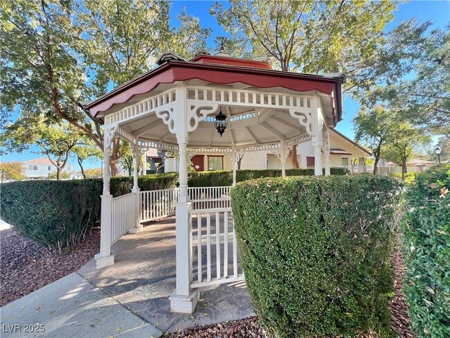 Building Photo - 6164 Bridgeport Hills Ave