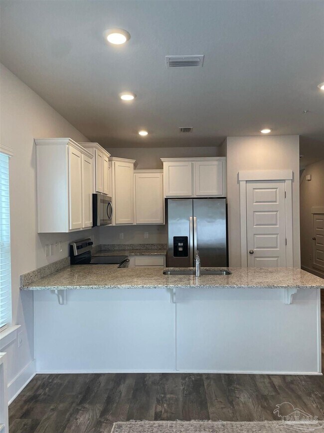 Building Photo - 1639 Iroquois Ct