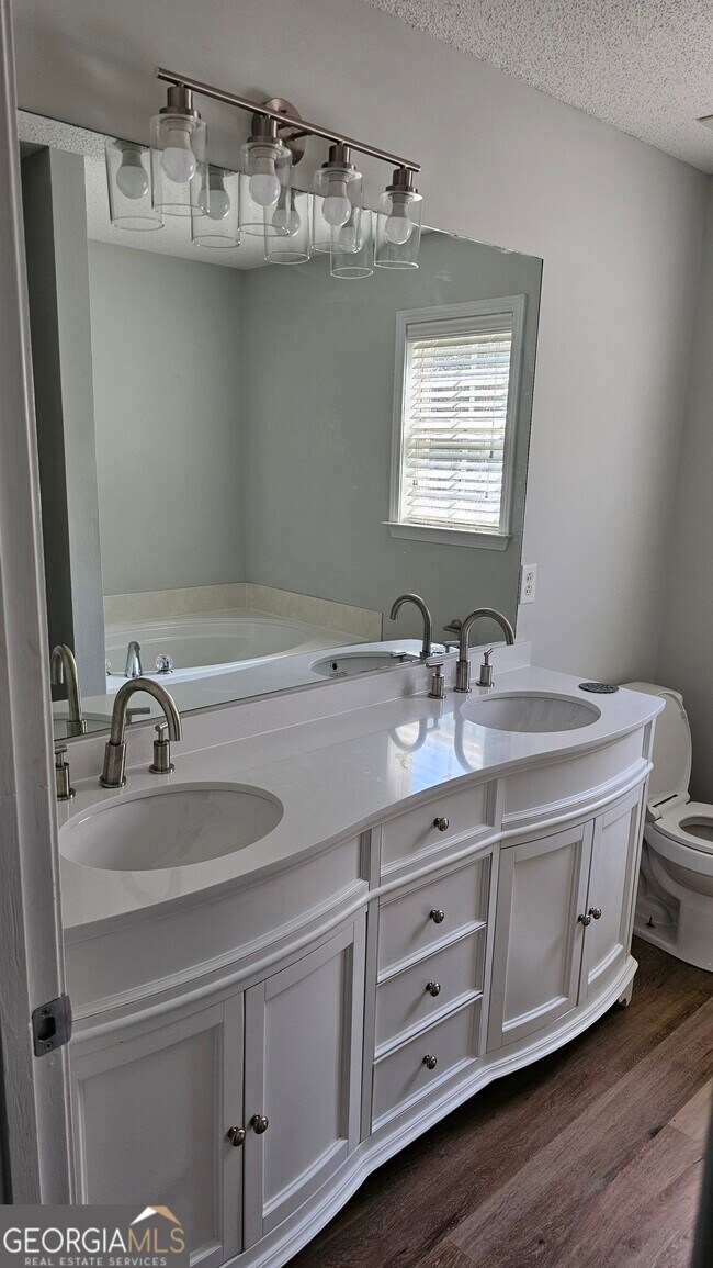 Building Photo - 105 Barley Pl