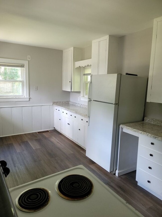 Building Photo - 1411 Hill St