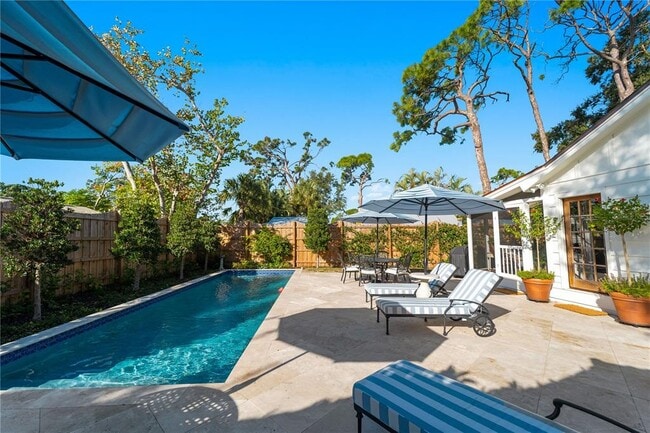 Building Photo - 731 Texas St