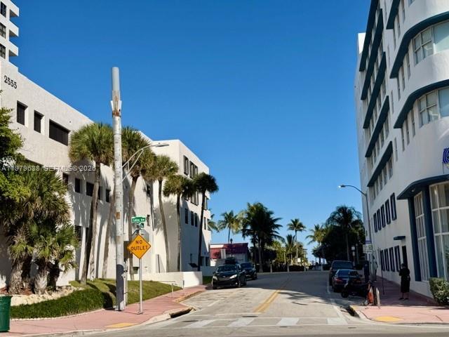 Building Photo - 2445 Lake Pancoast Dr