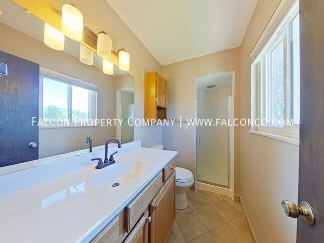 Building Photo - 133 Dolomite Dr