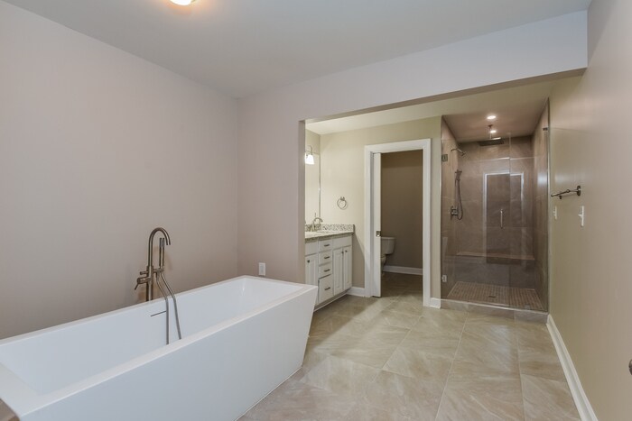 Building Photo - 100 Marsh Glen Point