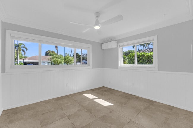 Building Photo - 1180 SW 17th St