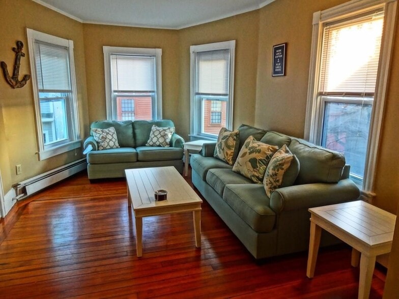 Building Photo - 46 William St