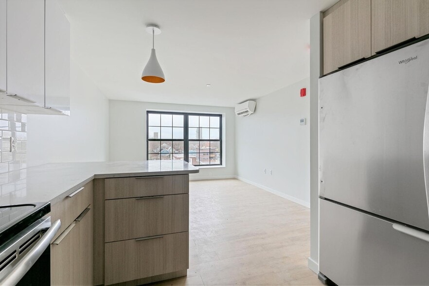 Building Photo - 24 Soden St