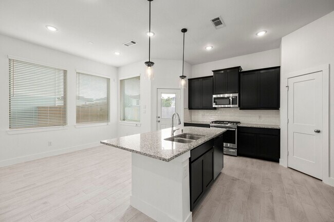 Building Photo - 7810 Starfish Arbor Dr