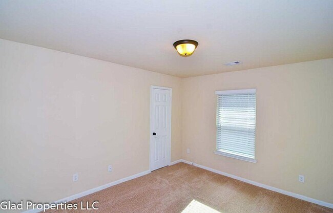 Building Photo - 16911 Ranger Ridge Dr