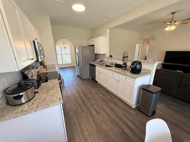 Building Photo - 6108 Ridgeside Boulevard