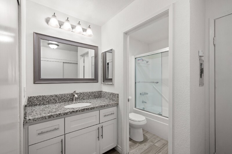 Building Photo - 7932 Mission Center Ct