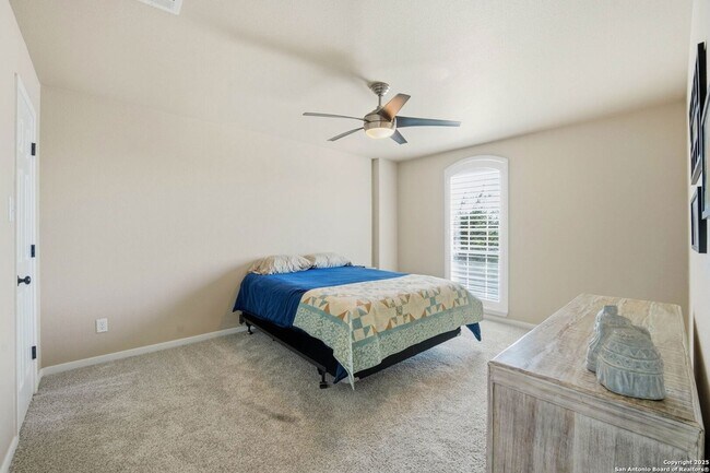 Building Photo - 711 Midway Crest